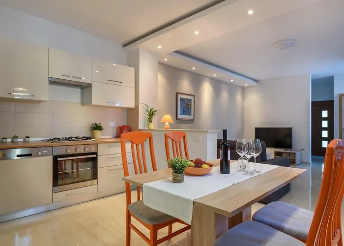 Perusko Apartment Pula