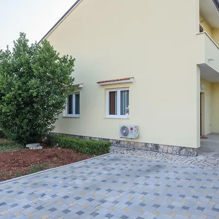 Perusko Apartament *