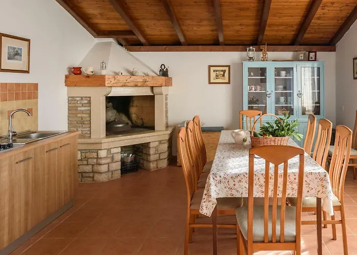 Perusko Apartament Pula